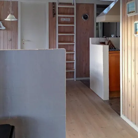 7 Person Holiday In Lb K